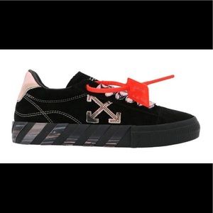 Off white liquid melt vulc low black pink 38